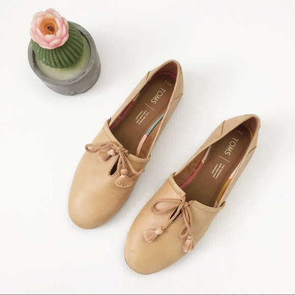 toms kelli flats honey